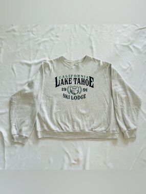 EUC Hollister Large Gray Sweatshirt Lake Tahoe California Ski Lodge Winter Snow